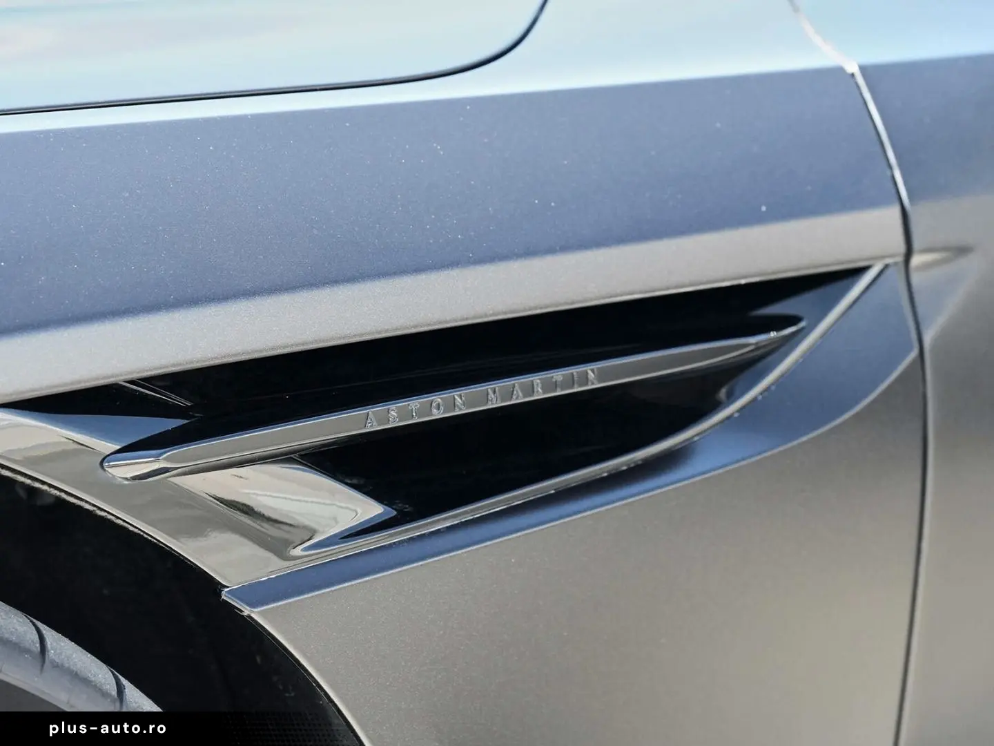 ASTON MARTIN DB12 Satin Onyx Black Inspire Sport