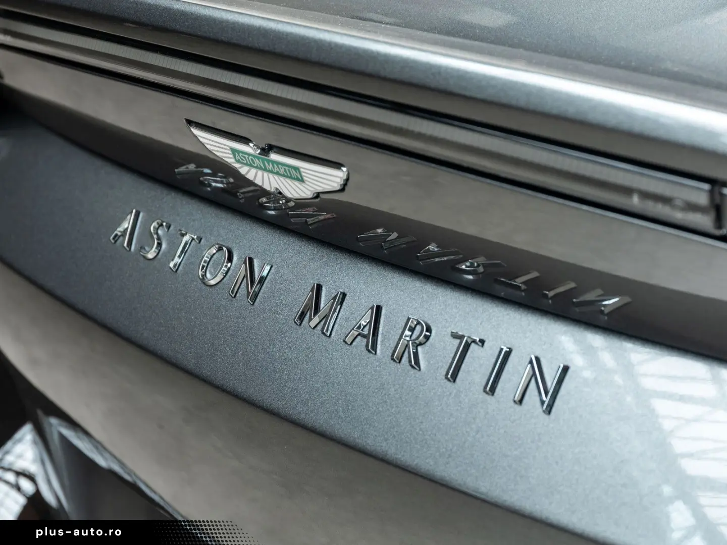 ASTON MARTIN V8 Vantage