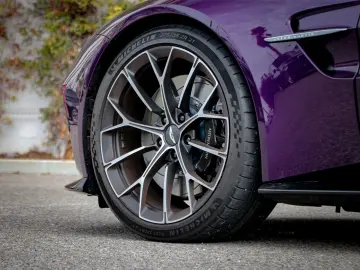 ASTON MARTIN Vantage