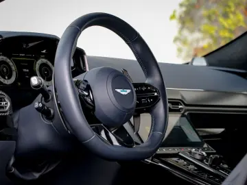 ASTON MARTIN Vantage