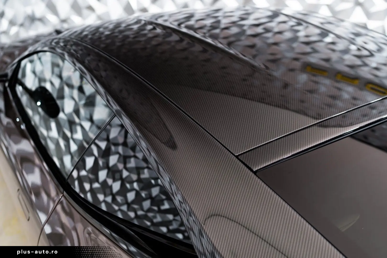 ASTON MARTIN DB12  Keramik   Carbon
