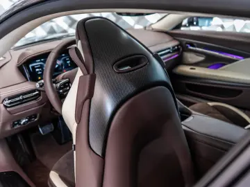 ASTON MARTIN DB12  Keramik   Carbon