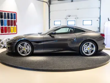 FERRARI Portofino M