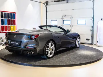 FERRARI Portofino M