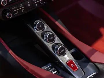 FERRARI Portofino M