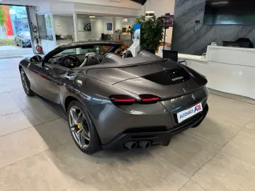 FERRARI Roma V8 Spider 360 Kamera Matrix JBL MY 2025