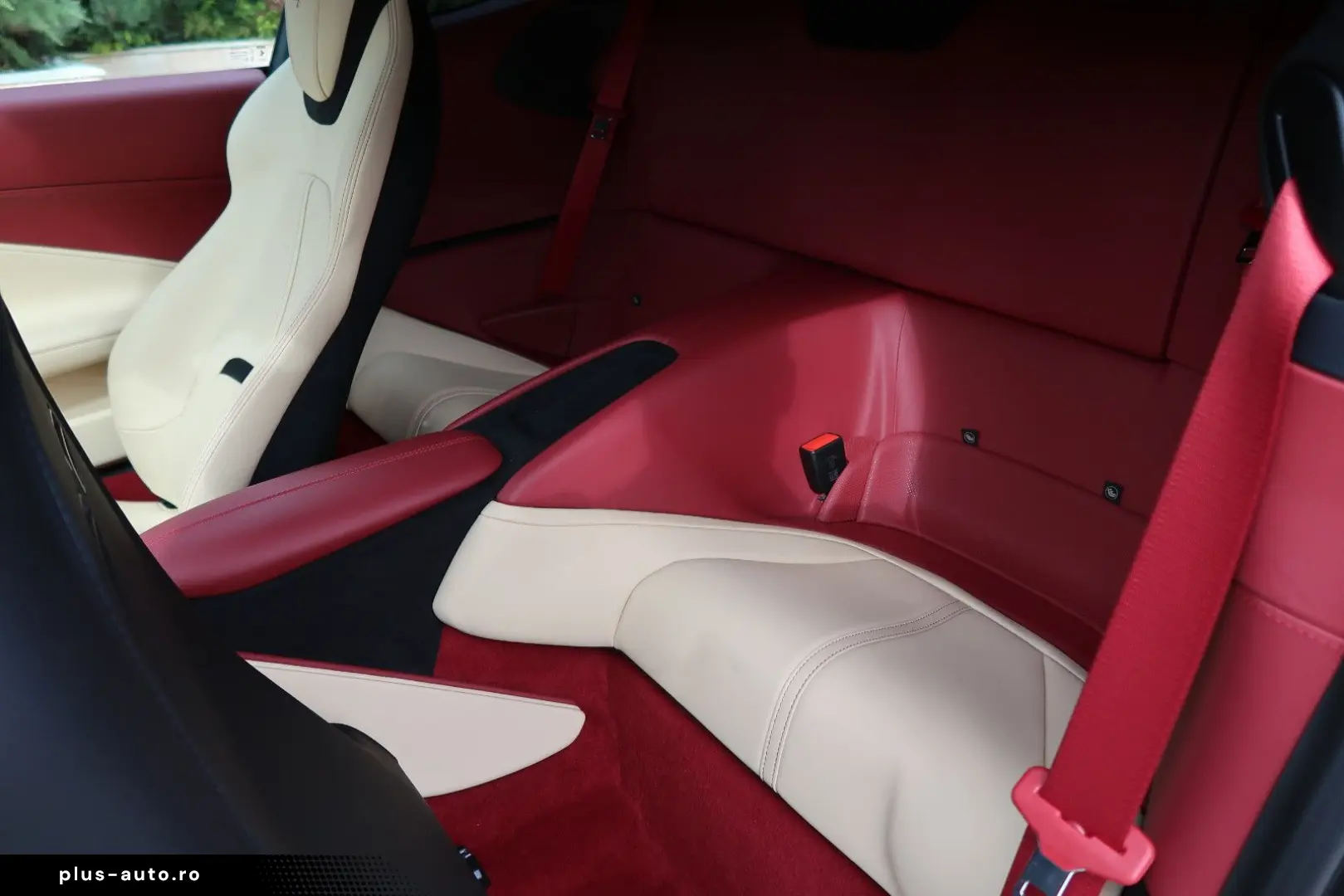 FERRARI Roma 3.9 T V8 Spider DCT