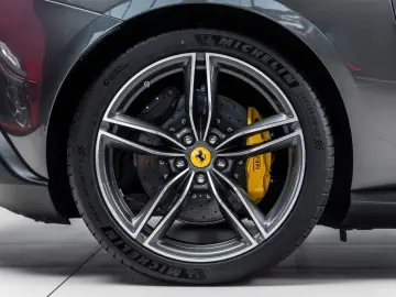 FERRARI Roma Spider 3.9 T V8 DCT