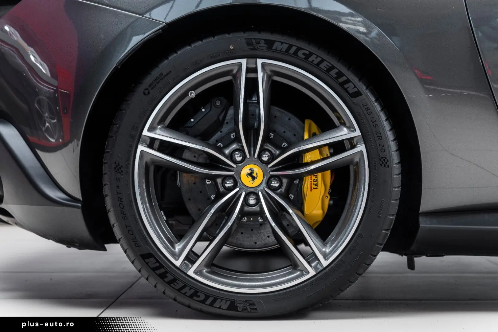 FERRARI Roma Spider 3.9 T V8 DCT