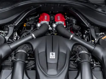 FERRARI Roma Spider 3.9 T V8 DCT