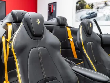FERRARI Roma Spider 3.9 T V8 DCT