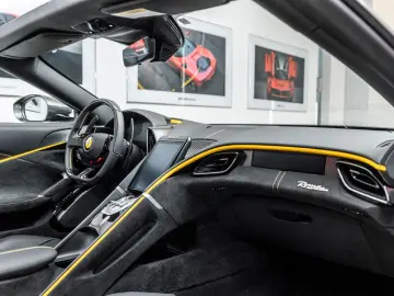 FERRARI Roma Spider 3.9 T V8 DCT