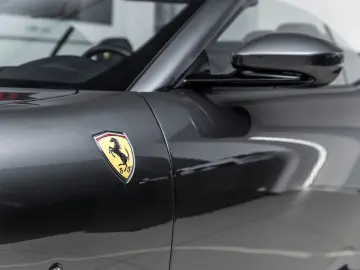 FERRARI Roma Spider 3.9 T V8 DCT