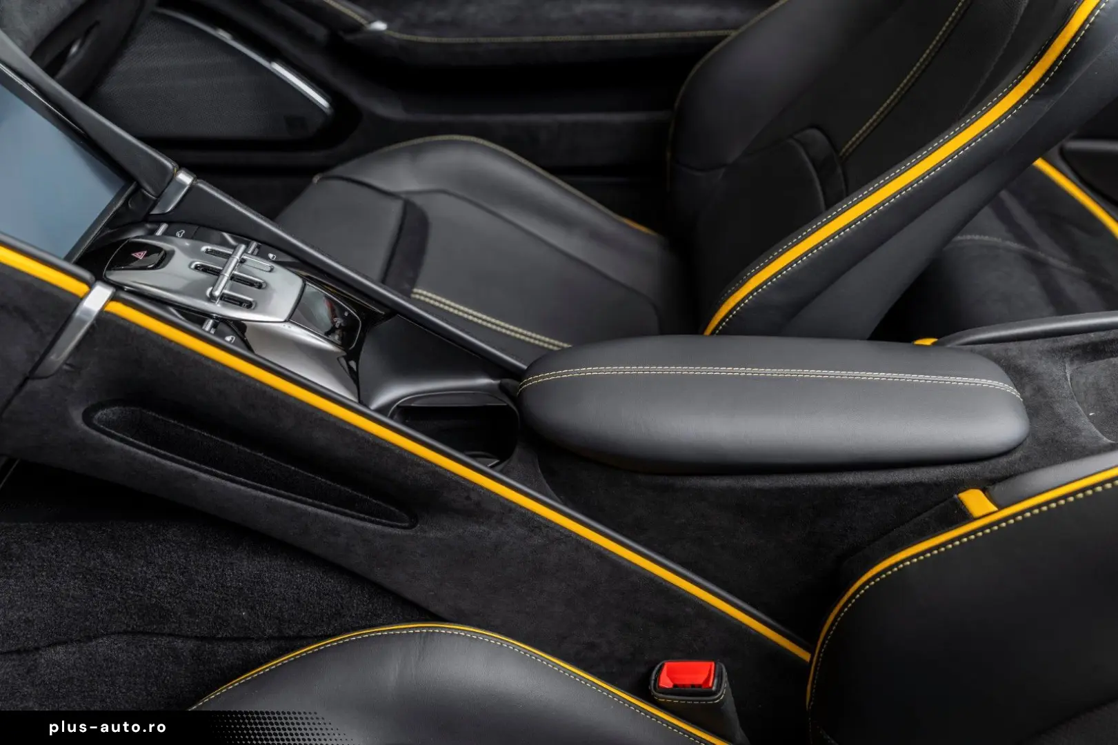 FERRARI Roma Spider 3.9 T V8 DCT