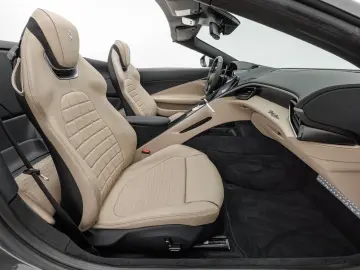 FERRARI Roma Spider