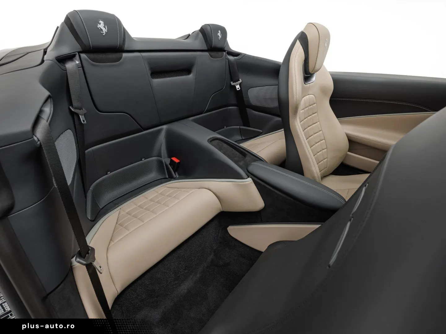FERRARI Roma Spider