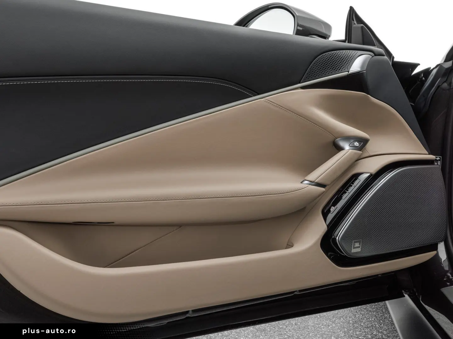 FERRARI Roma Spider