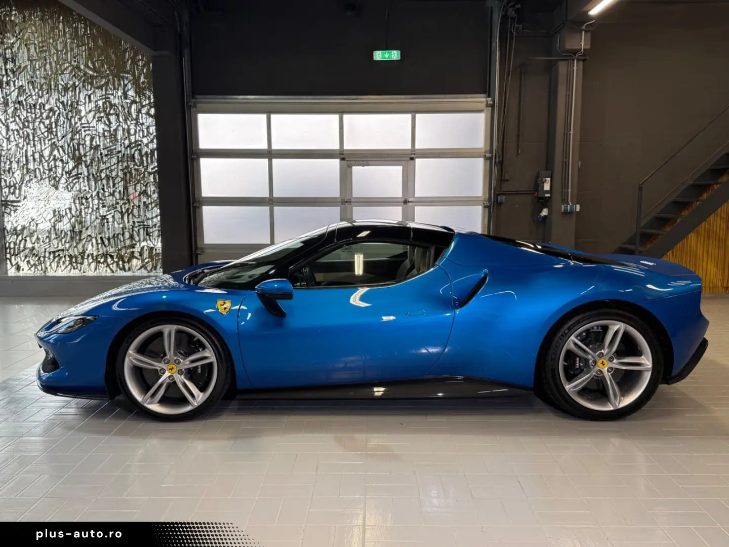 FERRARI 296 GTS TWO-TONE~FULL CARBON~LIFT~HIFI~BELÜFTUNG