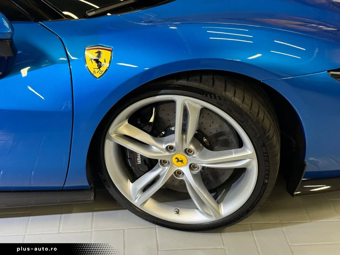 FERRARI 296 GTS TWO-TONE~FULL CARBON~LIFT~HIFI~BELÜFTUNG