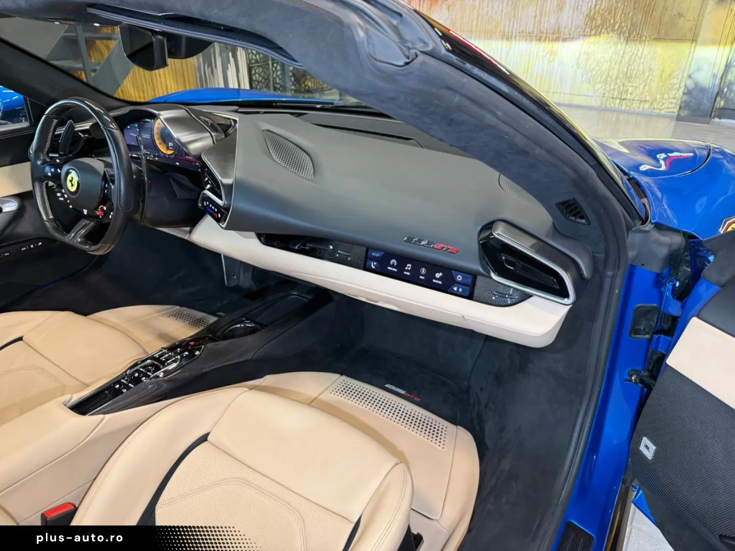 FERRARI 296 GTS TWO-TONE~FULL CARBON~LIFT~HIFI~BELÜFTUNG