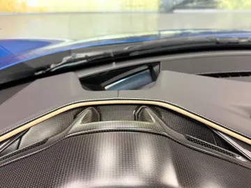 FERRARI 296 GTS TWO-TONE~FULL CARBON~LIFT~HIFI~BELÜFTUNG