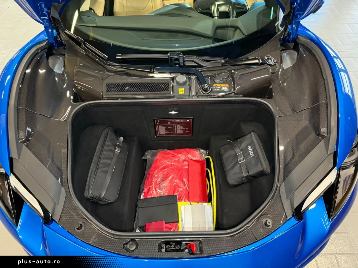 FERRARI 296 GTS TWO-TONE~FULL CARBON~LIFT~HIFI~BELÜFTUNG