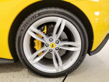 FERRARI 296 GTS Lift SURROUND VIEW RACING-SPORTSITZE