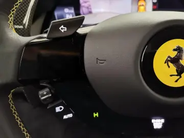 FERRARI 296 GTS Lift SURROUND VIEW RACING-SPORTSITZE