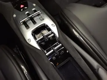 FERRARI 296 GTS Lift SURROUND VIEW RACING-SPORTSITZE