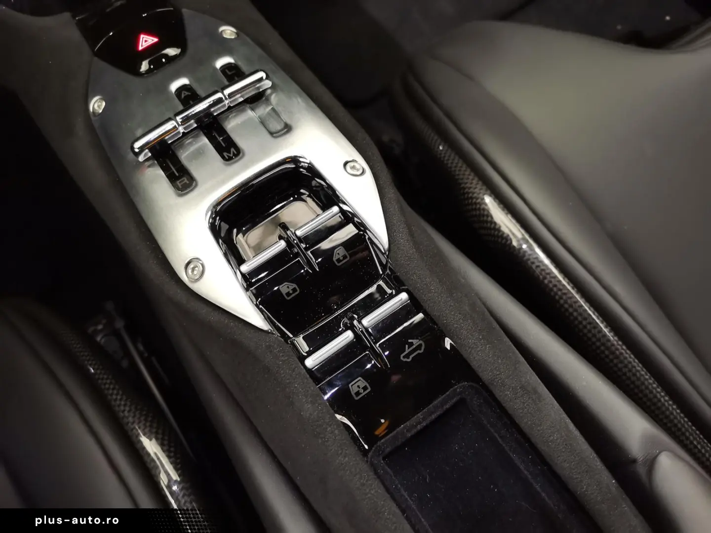 FERRARI 296 GTS Lift SURROUND VIEW RACING-SPORTSITZE