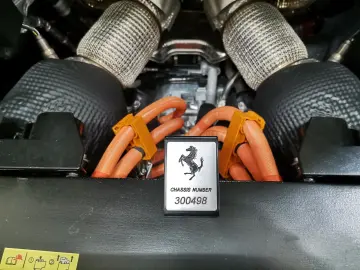 FERRARI 296 GTS Lift SURROUND VIEW RACING-SPORTSITZE