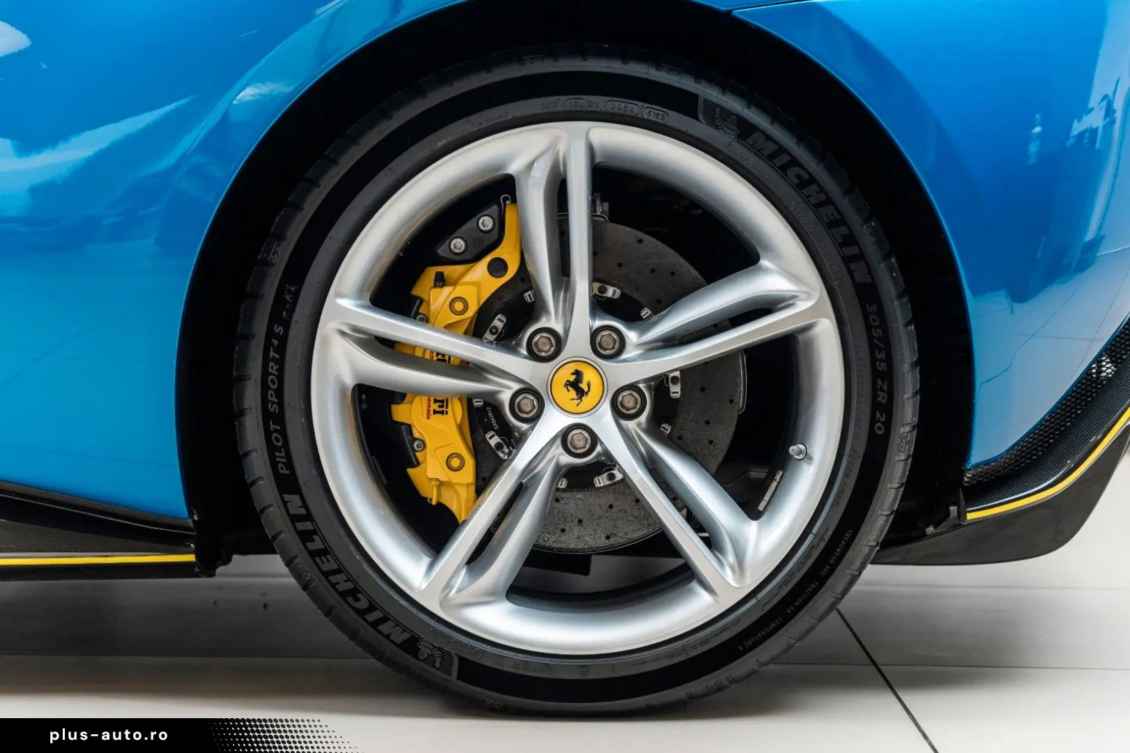 FERRARI 296 GTS   Blu Corsa