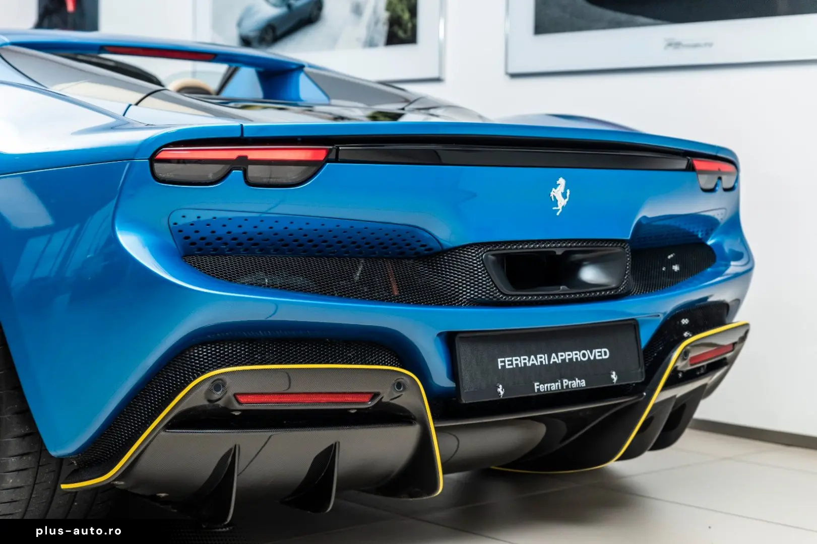 FERRARI 296 GTS   Blu Corsa