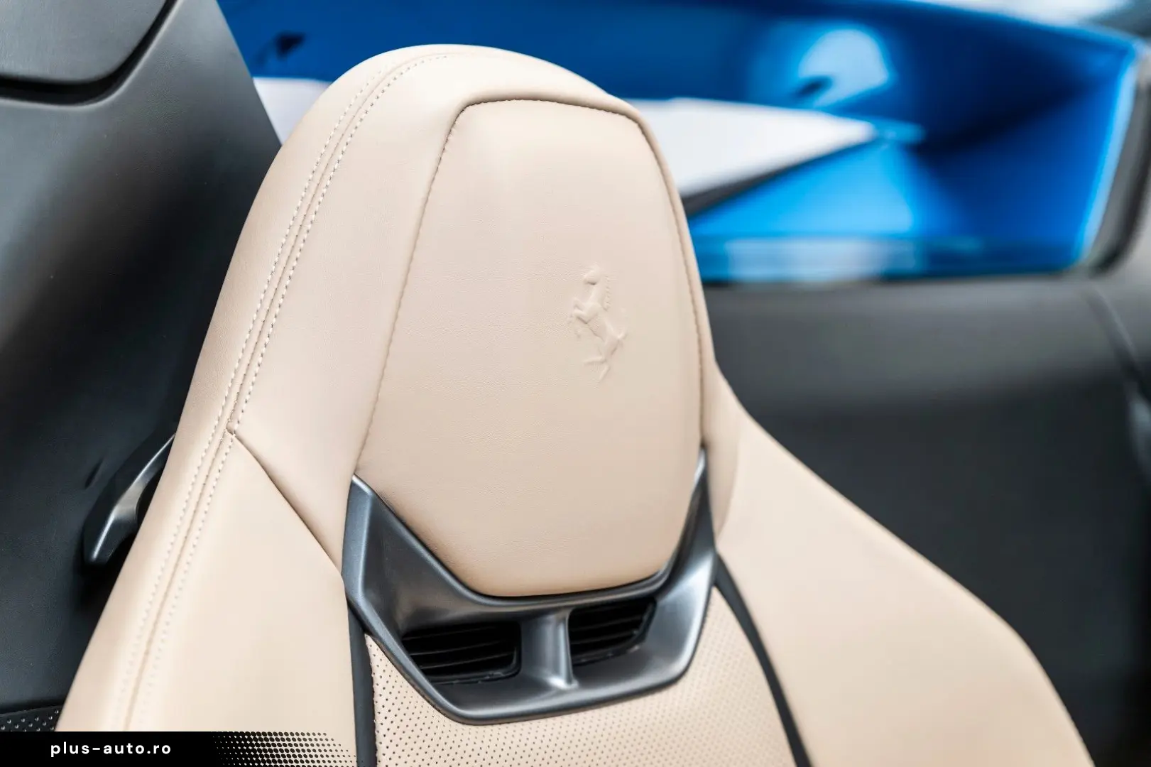 FERRARI 296 GTS   Blu Corsa