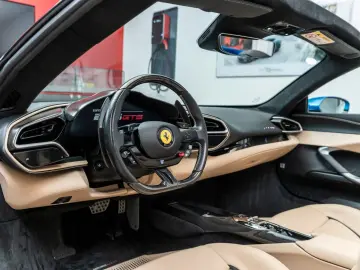 FERRARI 296 GTS   Blu Corsa