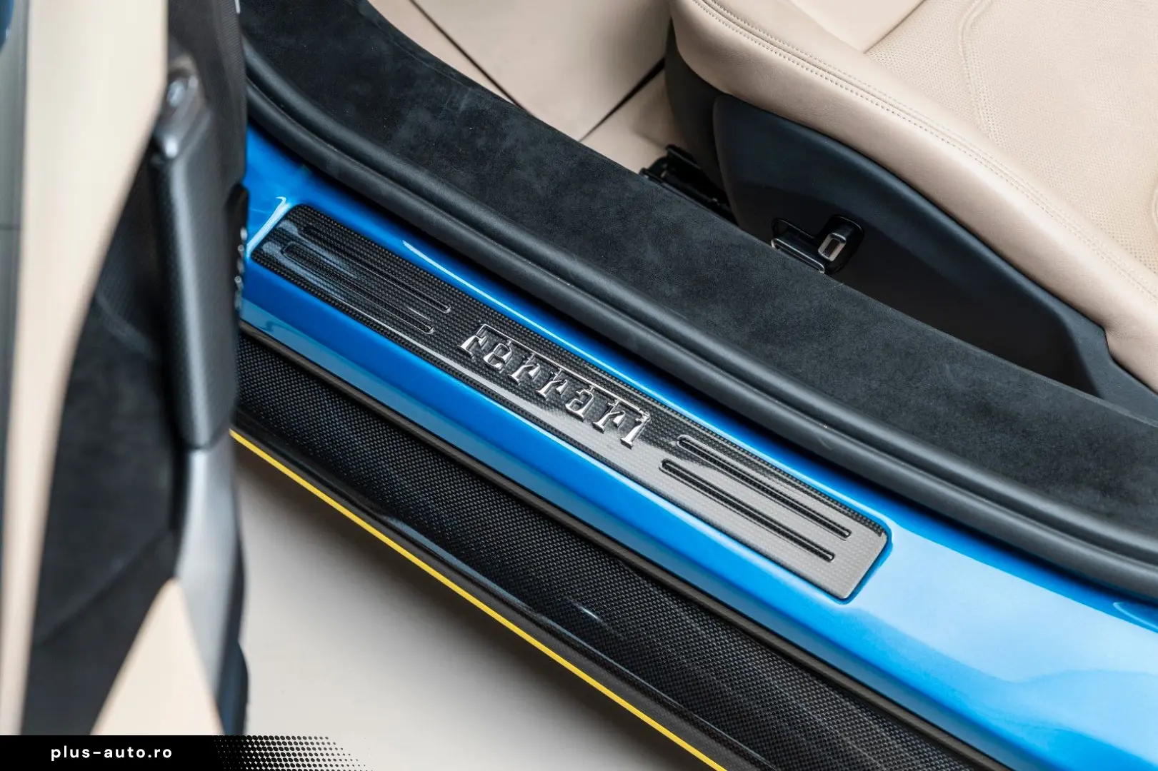 FERRARI 296 GTS   Blu Corsa