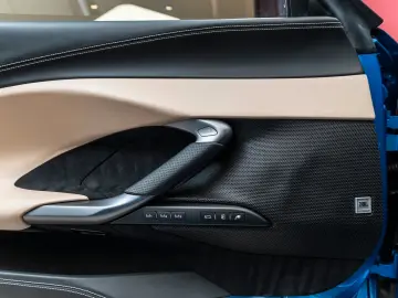 FERRARI 296 GTS   Blu Corsa