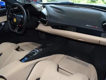 FERRARI 296 GTS Full CARBON   ACC   AppleCarPlay   JBL