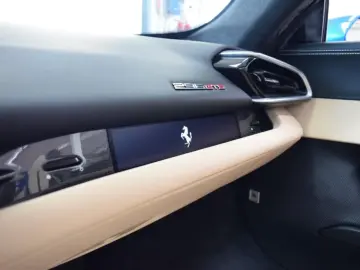 FERRARI 296 GTS Full CARBON   ACC   AppleCarPlay   JBL