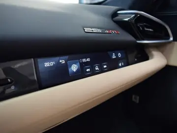 FERRARI 296 GTS Full CARBON   ACC   AppleCarPlay   JBL