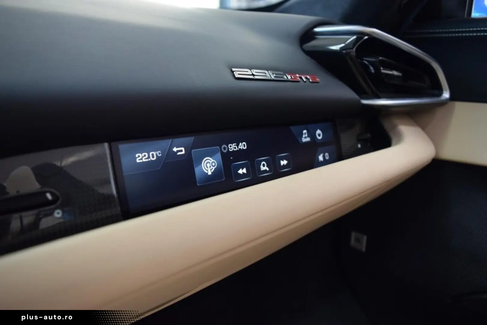 FERRARI 296 GTS Full CARBON   ACC   AppleCarPlay   JBL