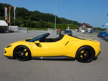 FERRARI 296 GTS Karbon Lift JBL Surround View Garantie