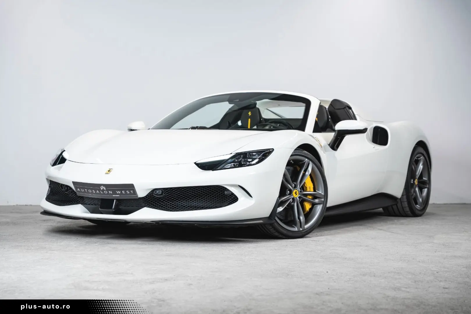 FERRARI 296 GTS  BIANCO AVUS CARBON