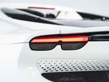 FERRARI 296 GTS  BIANCO AVUS CARBON