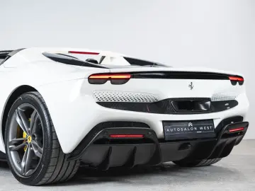 FERRARI 296 GTS  BIANCO AVUS CARBON