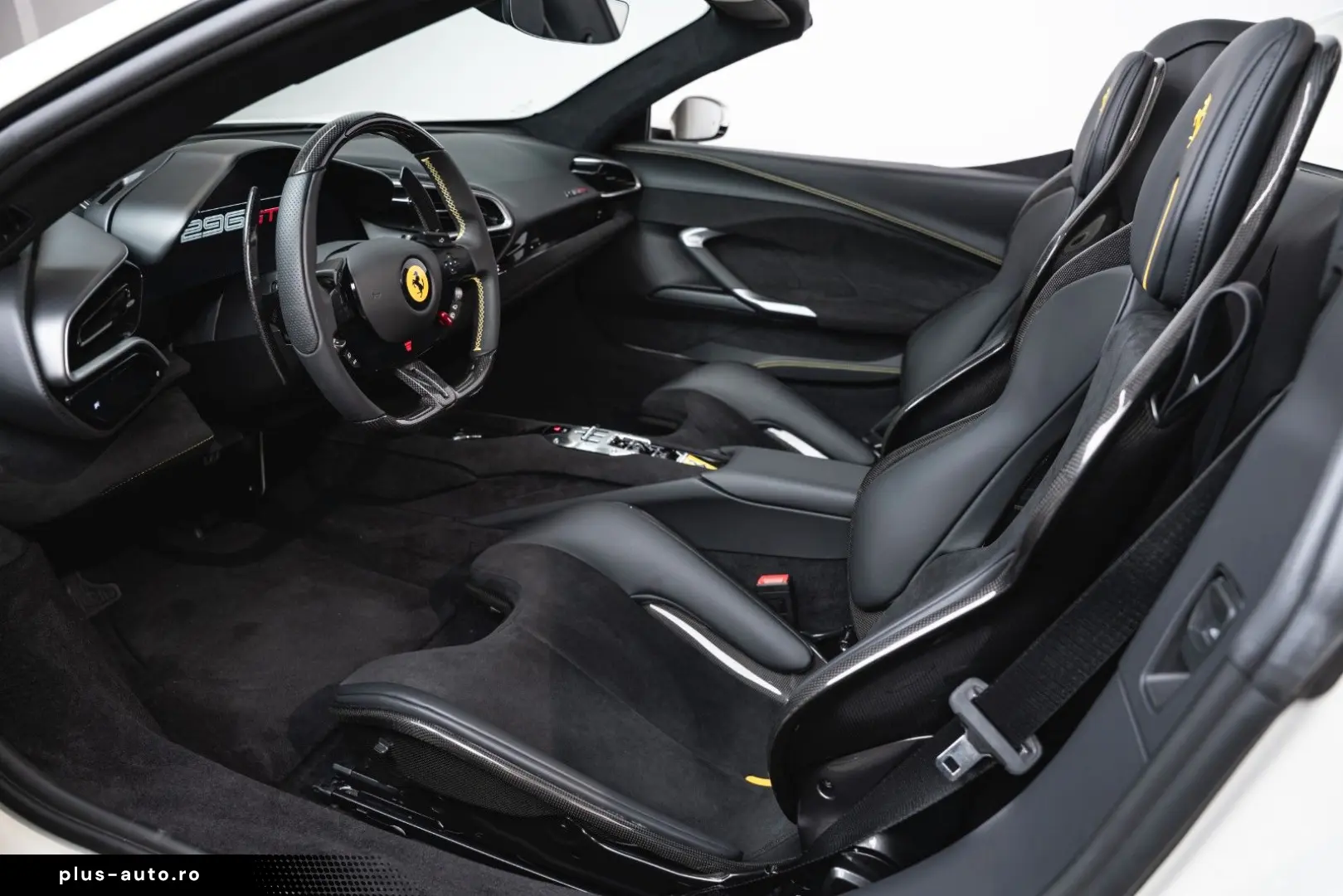 FERRARI 296 GTS  BIANCO AVUS CARBON
