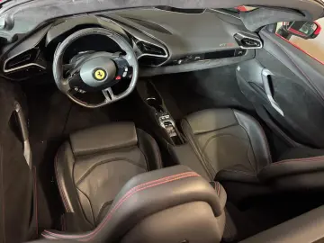 FERRARI 296 GTS lift