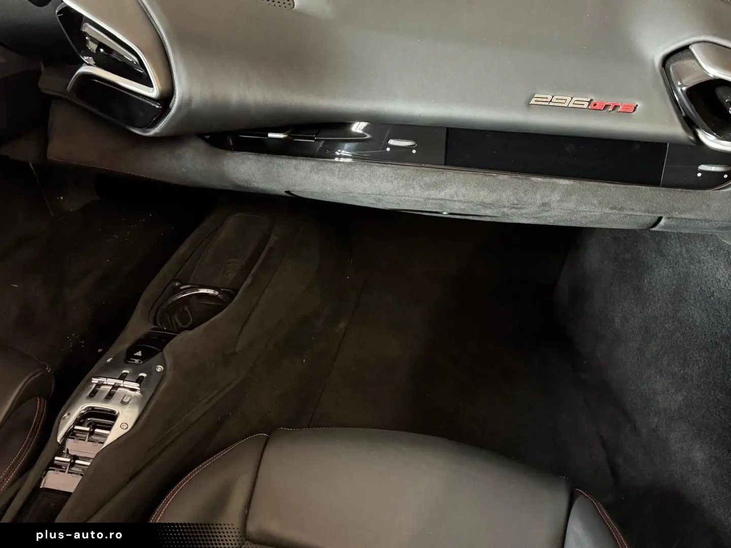 FERRARI 296 GTS lift