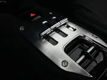 FERRARI 296 GTS Daytona Seats - JBL - Nackenwärmer