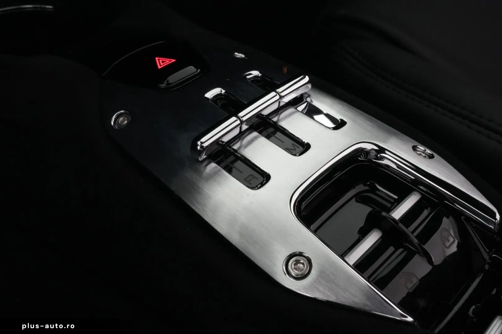 FERRARI 296 GTS Daytona Seats - JBL - Nackenwärmer